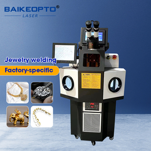 Machine laser YAG 200W à commande pulsée pour la bijouterie, idéale pour les travaux de filigrane en or et argent sur bagues et pendentifs - Product Image 1