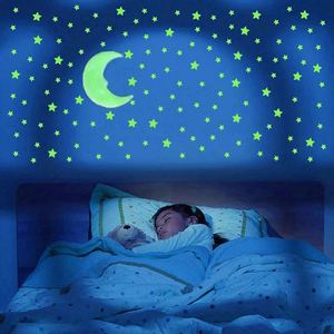 600 PIÈCES/ENSEMBLE Autocollants muraux adhésifs étoiles, météores et lunes lumineux, finition brillante pour chambres d'enfants, en PVC, imprimés UV 3D - Product Image 5