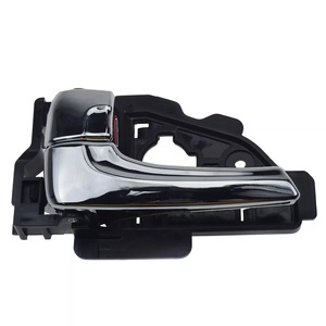 Manija de puerta interior de aleación de cromo para Hyundai Tucson Ix35 10-15 con volante a la izquierda 826102S010 - Product Image 1