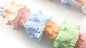 Jouet à mâcher <span class=keywords><strong>pour</strong></span> oiseaux en bois avec corde et <span class=keywords><strong>os</strong></span> <span class=keywords><strong>de</strong></span> <span class=keywords><strong>seiche</strong></span> nettoyé, supplément <span class=keywords><strong>de</strong></span> calcium <span class=keywords><strong>pour</strong></span> perroquets - Product Image 3