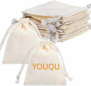 Pochette en toile de coton naturelle recyclable avec logo personnalisé, sérigraphiée, à simple ou double cordon, écologique et anti-poussière - Product Image 4