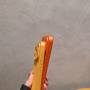 Funda de Cuero Real con Textura de Lichi Premium para iPhone 17 Pro Max, Funda Protectora Delgada a Prueba de Golpes para iPhone 16, 6.9 Pulgadas, Negra - Product Image 4