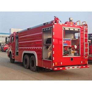 Camion de pompiers ISUZU GIGA 6x4 à double cabine, citerne à eau, pour intervention d'urgence des brigades municipales et industrielles - Product Image 6