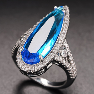 Anello Futuristico a Goccia Lunga per Donne, Gioiello da Dito di Lusso in Stile Oceanico alla Moda - Product Image 1