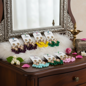 Pendientes colgantes de moda con piedras Kundan y cuentas chapados en oro de Jewelemarket - Product Image 3