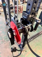 Appareil d'entraînement centrifuge à volant d'inertie pour l'entraînement de force isoinertielle, machine d'exercice excentrique murale pour la performance athlétique