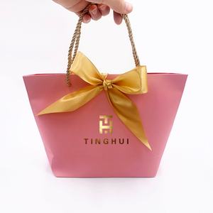 Bolsas de Regalo de Papel de Lujo Pequeñas con Asas, Personalizadas con Diseño de Logotipo Impreso, para Joyería, Ropa y Bodas - Product Image 1