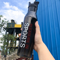 Bouteille d'eau écologique de 700 ml pour le sport, le cyclisme, le VTT, avec paille intégrée pour le camping et les excursions