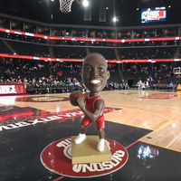 Sculpture de joueur de basket-ball Bobblehead - Objet de collection sportif réaliste, cadeau personnalisable pour les fans, pour la décoration du bureau/du gymnase