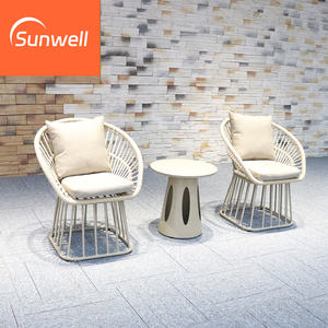 Ensemble <span class=keywords><strong>de</strong></span> <span class=keywords><strong>salon</strong></span> <span class=keywords><strong>de</strong></span> <span class=keywords><strong>jardin</strong></span> en aluminium et corde, chaises longues, table basse et chaises pour patio et <span class=keywords><strong>balcon</strong></span> - Product Image 1