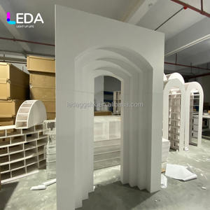 Arco de Acrílico Blanco de 8 pies para Decoración de Bodas LEDA, Fondo de Escenario para Bodas, Fondo de PVC para Eventos - Product Image 3