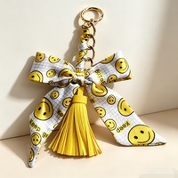 Nouvel Arrivage : Pendentif de Sac de Luxe en Cuir PU avec Nœud en Satin et Pompon, Porte-clés pour Sac à Main et Clés de Voiture pour Femme, Idéal Cadeau
