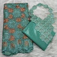 Dentelle africaine soluble dans l'eau avec broderie cordonnée + Ensemble de tissu Bazin de 25 yards pour robe de mariée
