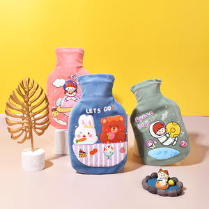 Bouteille d'eau chaude en flanelle pelucheuse à motif de dessin animé, remplie d'eau, avec design détachable, pour réchauffer les mains, le ventre et les pieds, usage bébé, vente en gros - Product Image 1
