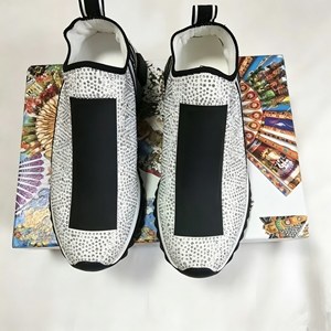 Nouvelles chaussures de créateur pour hommes 2026 avec diamants, style marche, chaussures de sport rétro tendance pour hommes, baskets décontractées pour femmes - Product Image 1