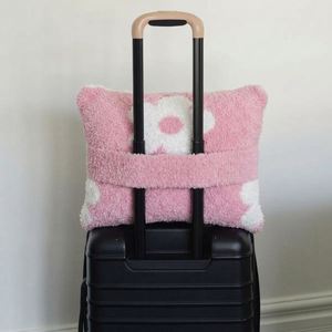 Ensemble couverture et oreiller de voyage 2-en-1 en gros avec sac de rangement confortable, logo personnalisé, housse de bagage pliable pour cadeaux d'entreprise - Product Image 2