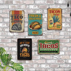 Panneau métallique vintage sur le thème des tacos mexicains avec impression « Hot & Spicy » - Product Image 4