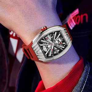 Reloj Mecánico de Lujo I&W para Hombre, Automático, con Esfera Negra Esqueleto, Bisel con Diamantes y Correa de Silicona Roja - Product Image 5