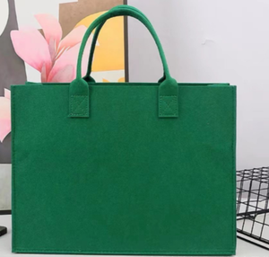 女式休闲手提包定制环保耐用枕头衬里珍珠装饰女士时尚批发礼品 - Product Image 4