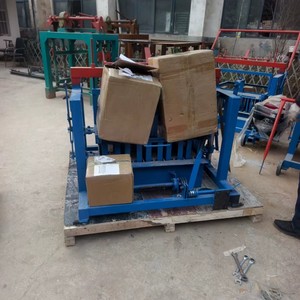 מכונה ידנית קטנה לייצור לבני בטון חלולות 4-45, יצרן מכונות לייצור בלוקים מבטון - Product Image 3