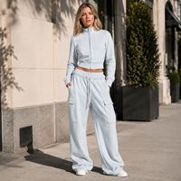 Ensemble de survêtement Y2K personnalisé pour femme, deux pièces, style streetwear : haut court zippé à col montant et pantalon cargo taille haute à cordon de serrage et jambes larges