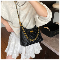 Tas Selempang Wanita Custom Logo Berlian Quilted Hobo Bahan Kulit PU Metalik dengan Rantai untuk Kantor dan Belanja