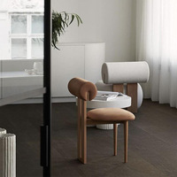 Chaises dinantes de luxe modernes de pièce en bois solide noire nordique noire en cuir française pour la table dinante