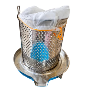 <span class=keywords><strong>Extracteur</strong></span> <span class=keywords><strong>de</strong></span> <span class=keywords><strong>miel</strong></span> manuel robuste avec engrenages, construction en acier inoxydable et filtre en maille pour la cire - Product Image 3