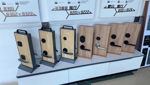 Serrure intelligente d'hôtel DSYMBOL sans fil 2025 NOUVEAU, en alliage d'aluminium doré, électronique, code temporaire, RFID - Product Image 4