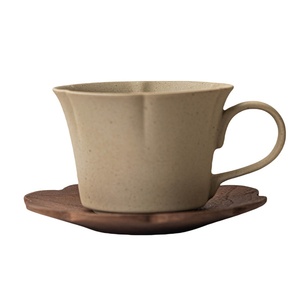 Ensemble de tasses à café en céramique de haute qualité, esthétiquement plaisantes, avec un design rétro, motif uni, parfaites pour le bureau - Product Image 5