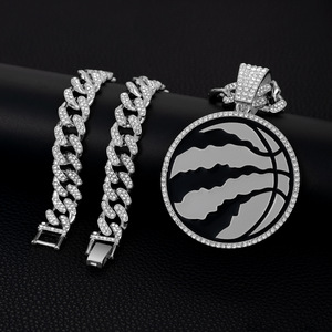 Collier Hip-Hop pour Enfants avec Pendentif Émaillé Logo Basketball des Raptors de Toronto, Chaîne Maille Cubaine, pour Fans de Sport <span class=keywords><strong>NBA</strong></span> - Product Image 2