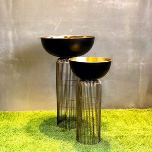 Ensemble de 2 supports à fleurs modernes en métal de luxe Unicorn Handicraft, finition noire et or avec revêtement en poudre, design circulaire, jardinières - Product Image 1