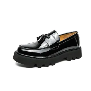 Sepatu pantofel baju kantor kulit pria Formal mewah Slip-On sepatu kulit mengemudi buatan Tiongkok