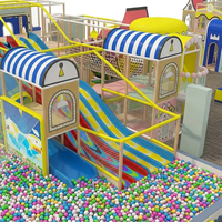 Équipement de terrain de jeux intérieur avec grande fosse à balles, toboggans et jeux souples pour centres de jeux commerciaux, certifié CE, capacité de 200 enfants