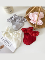 Nouvelle arrivée Chaussettes bon marché pour robe de princesse Chaussettes pour bébé fille en satin à volants avec logo personnalisé couleur unie