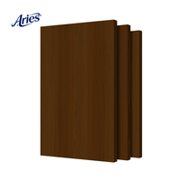 Panneaux de particules stratifiés en bois OSB3 CE haute résistance pour la conception de bâtiments structurels 4x8 18mm 9mm pour la construction en bois dur