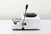 Machine à embosser manuelle compacte pour cartes PVC et médailles d'identification pour animaux de compagnie, avec 68 ou 72 caractères