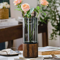 Plateau en bois moderne haut de gamme de luxe léger Vase en verre Ornement pour la décoration du salon Vase hydroponique à fleurs fraîches Vente en gros