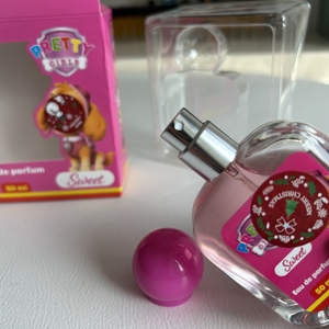 Eau de parfum 50 ml, parfum floral sucré, vaporisateur, parfum pour enfants, flacon en verre rose, design pour parfum d'enfants - Product Image 4