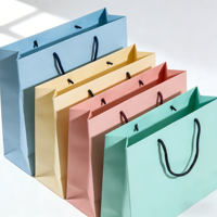 Umweltfreundliche Maßgefertigte Geschenkpapiertüten mit Magnetverschluss, Laminierung, Digitaldruck, Kraft-Karton Einkaufstragetaschen für Kleidung