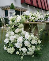 LANJO Chemin de table luxueux en tissu réaliste fait main avec des roses artificielles, centre de table en cascade pour la Saint-Valentin