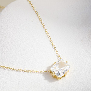 Collier pendentif personnalisable en cuivre, version minimaliste en argent sterling S925 avec zircone carrée pour femme - Product Image 2