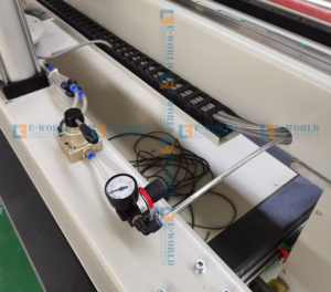 Nhà Máy bán hàng trực tiếp CNC keo dán máy móc cho cửa sổ kính keo tự động niêm phong máy cho cửa sổ cửa ra vào - Product Image 6