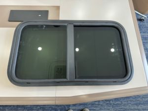 Fenêtre <span class=keywords><strong>coulissante</strong></span> en verre trempé en alliage d'aluminium 3C 610x381mm pour <span class=keywords><strong>camping</strong></span>-<span class=keywords><strong>car</strong></span>, caravane, <span class=keywords><strong>camping</strong></span>, ouverture d'un côté, moustiquaire, pare-brise, garantie 1 an - Product Image 2