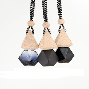 Diffuseur de parfum pour voiture en forme de diamant, 8 ml, flacon vide en verre suspendu avec couvercle à vis pour désodorisant et huiles essentielles - Product Image 1