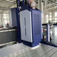 Routeur CNC industriel 3 axes Utools certifié CE 1325, conçu pour les opérations de découpe du bois, du MDF et des feuilles d'acrylique