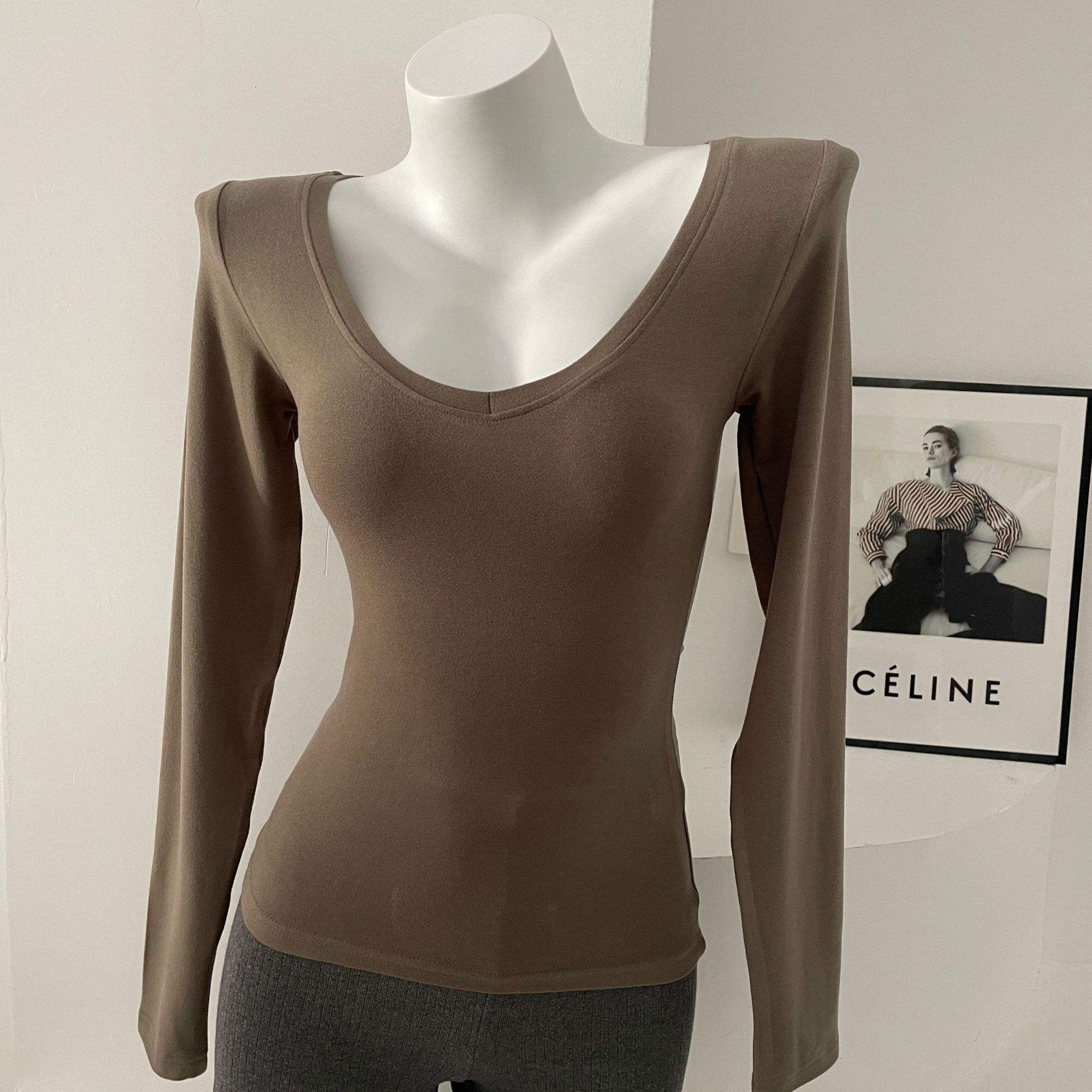 สีเขียวอมเทา