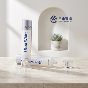 Tube souple translucide blanc en LDPE, texte bleu personnalisé, impression sérigraphique, bouchon à vis transparent argenté, cosmétique - Product Image 2