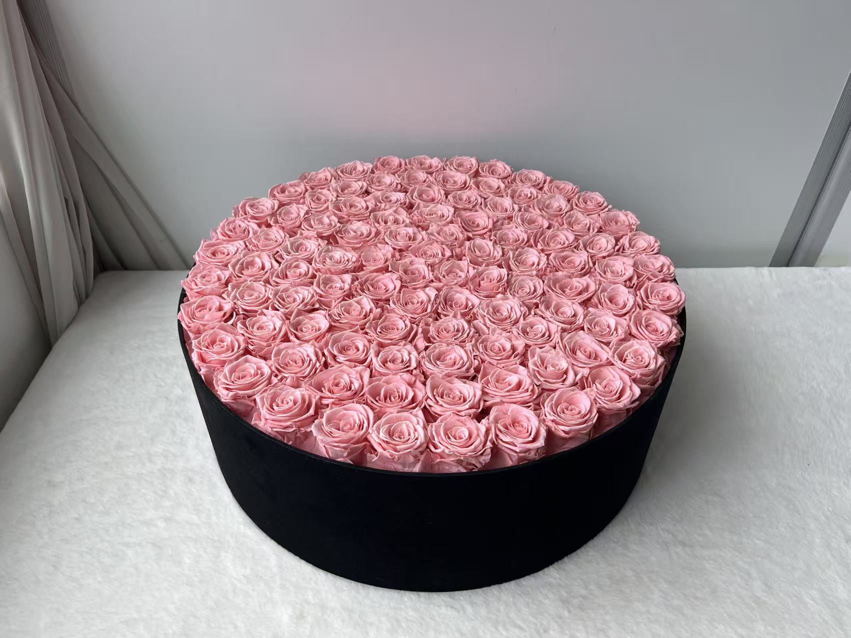 pink  99 roses black velvet gift box