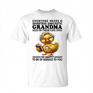 T-shirt unisexe à col rond et manches courtes avec impression numérique « Tout le monde a besoin d'une grand-mère sarcaste et intelligente » - Product Image 2